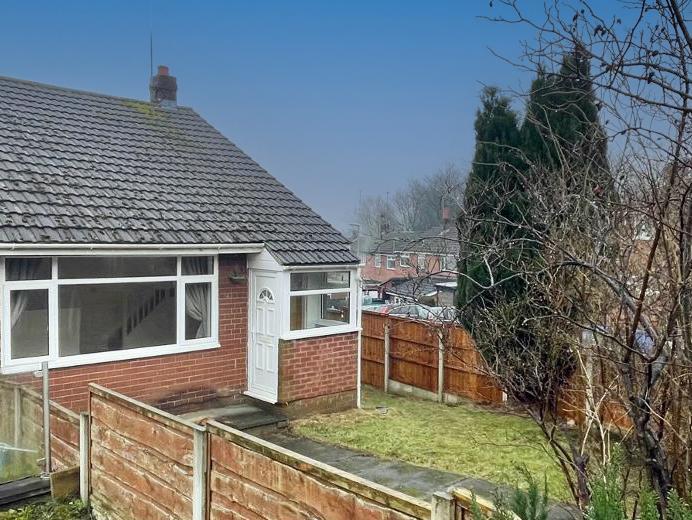 Lincoln Walk, Heywood, Lancs, OL10 3JB